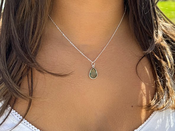 Eye Catching Teardrop | Green Quartz | LINK, design your own