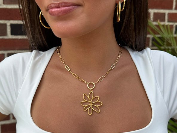 Arty Flower Pendant
