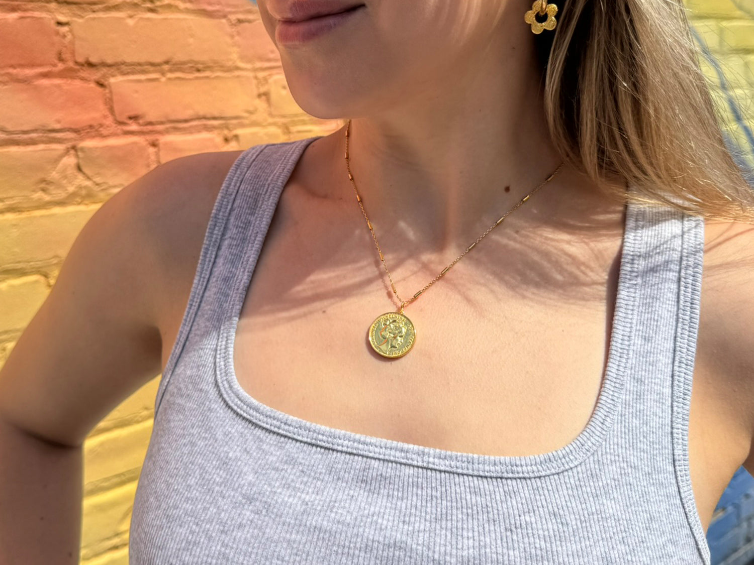 Dutch Tenner Coin Pendant: Wilhelmina Replica (Gouden Tientje)